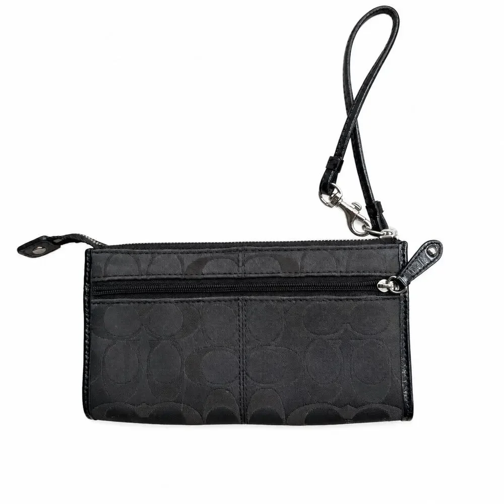 Coach classic versatile